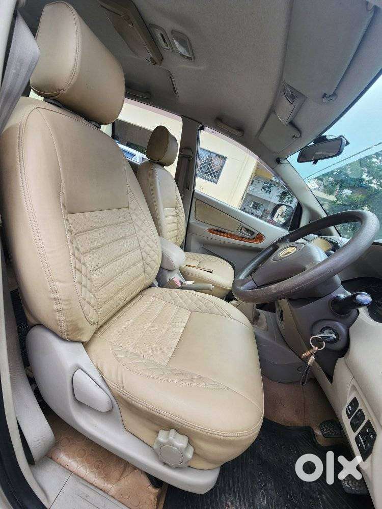 Toyota Innova 2.0 Gx 8 Seater Bs Iv, 2011, Diesel