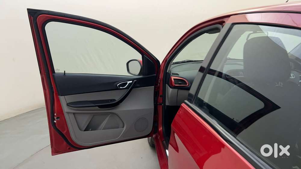 Tata Tiago Xza, 2017, Petrol