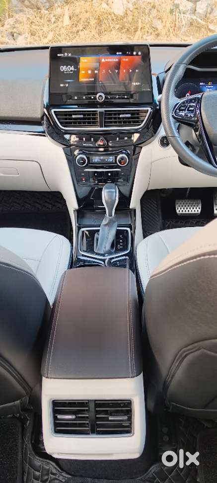 Mahindra Xuv 3xo Ax5l 1.2 Petrol At, 2024, Petrol