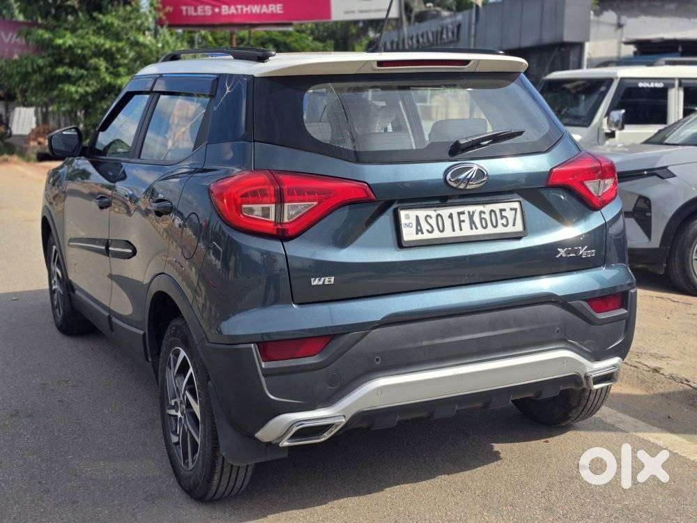 Mahindra Xuv300 W8 Option Dual Tone, 2023, Petrol