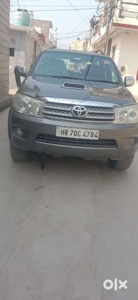 Toyota Fortuner 2011 4*4
