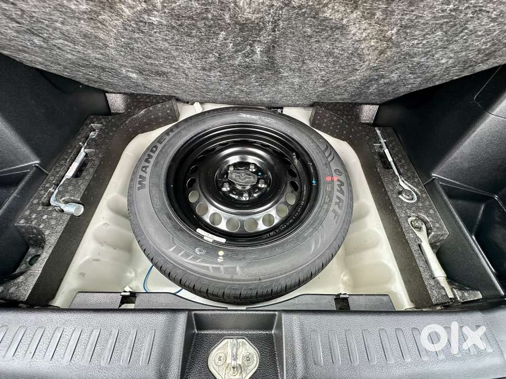 Maruti Suzuki Brezza 1.5 Vxi Smart Hybrid, 2022, Petrol