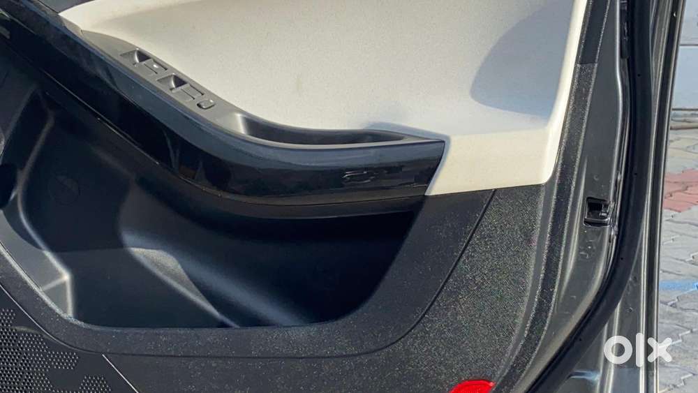 Tata Curvv Pure Plus 1.2 Revotron Petrol 7dca, 2025, Petrol