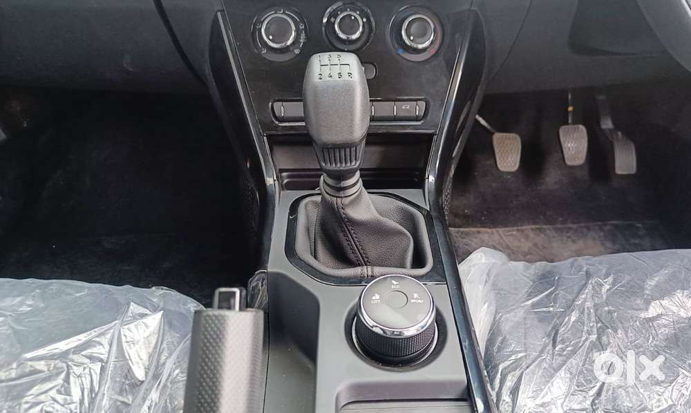 Tata Nexon Pure 1.2 Revotron Petrol 6 Mt, 2025, Petrol