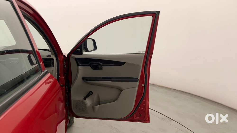 Mahindra Kuv 100 Mfalcon G80 K2, 2016, Petrol