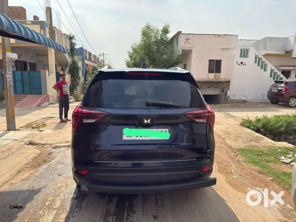 Mahindra Xuv700 2021 Diesel Well Maintained