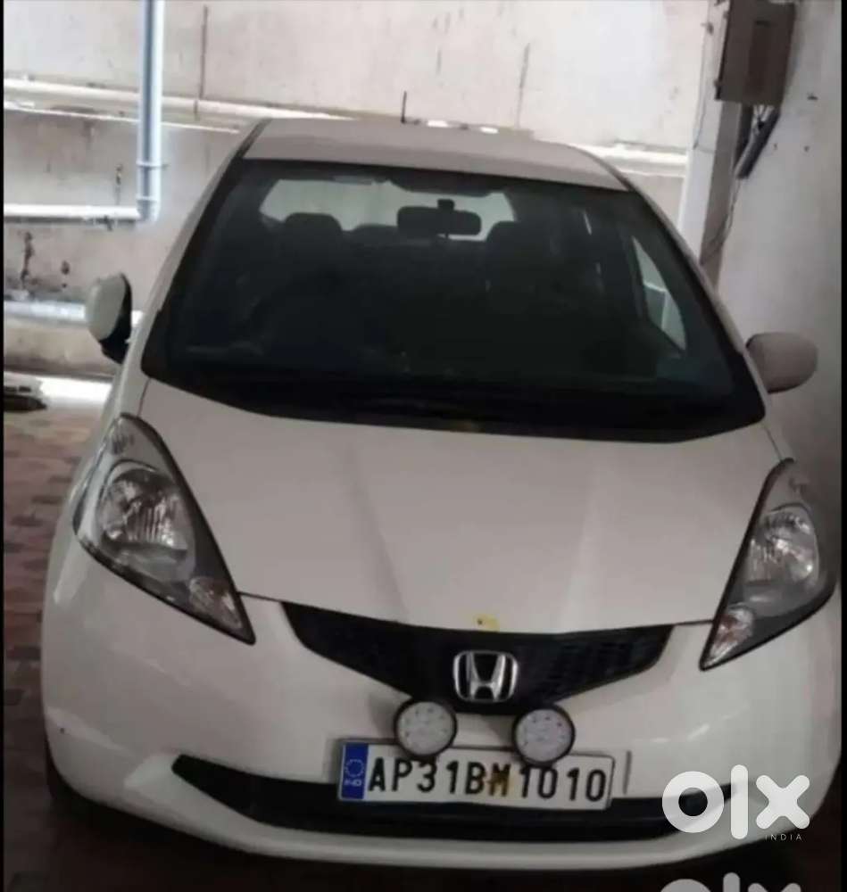 Honda Jazz 2010 Petrol Well Maintained With Dual Air Bags