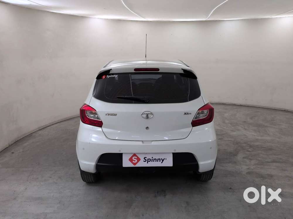 Tata Tiago Xza, 2018, Petrol