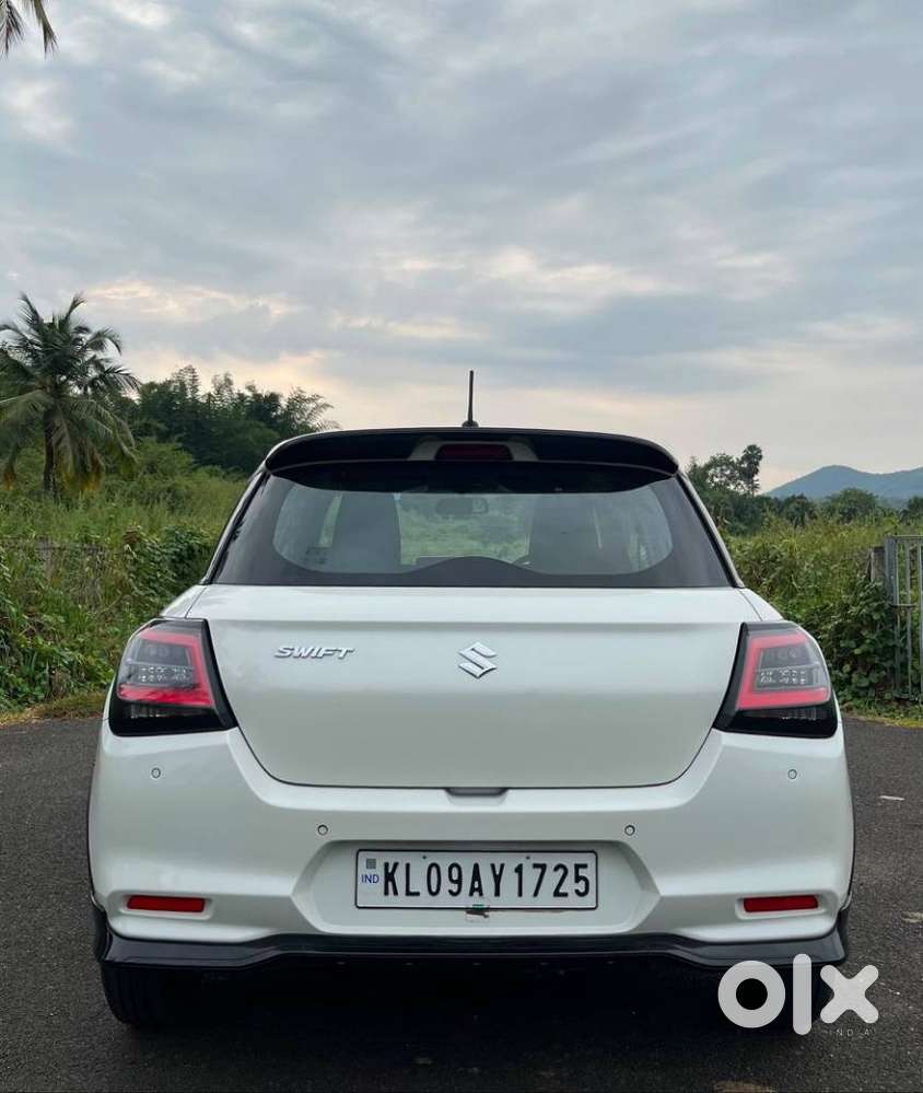 Maruti Suzuki Swift Vxi + Manual, 2024, Petrol