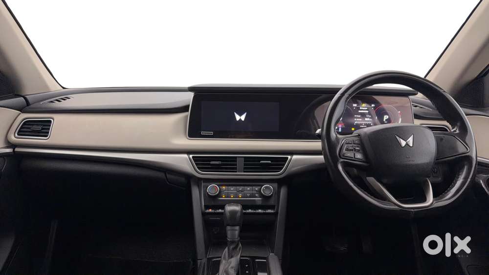 Mahindra Xuv700 2.2 Ax 5 Diesel At 7 Str, 2023, Diesel