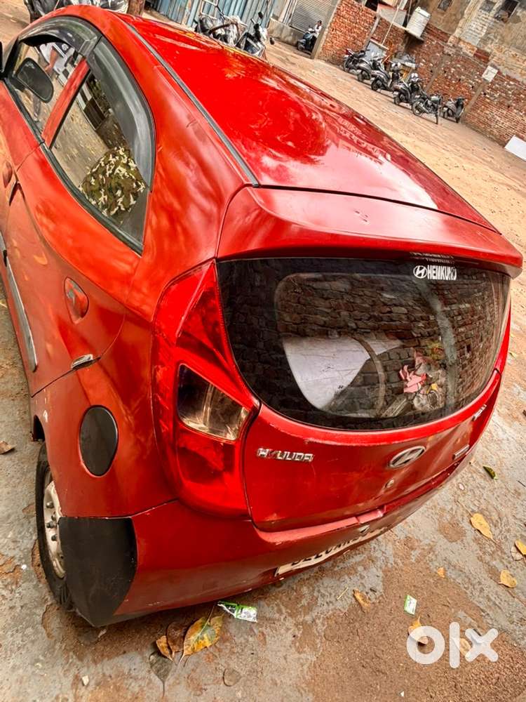 Hyundai Eon Cng & Hybrids Badiya Car Hai Ache Sa Rakhi Hai Mene