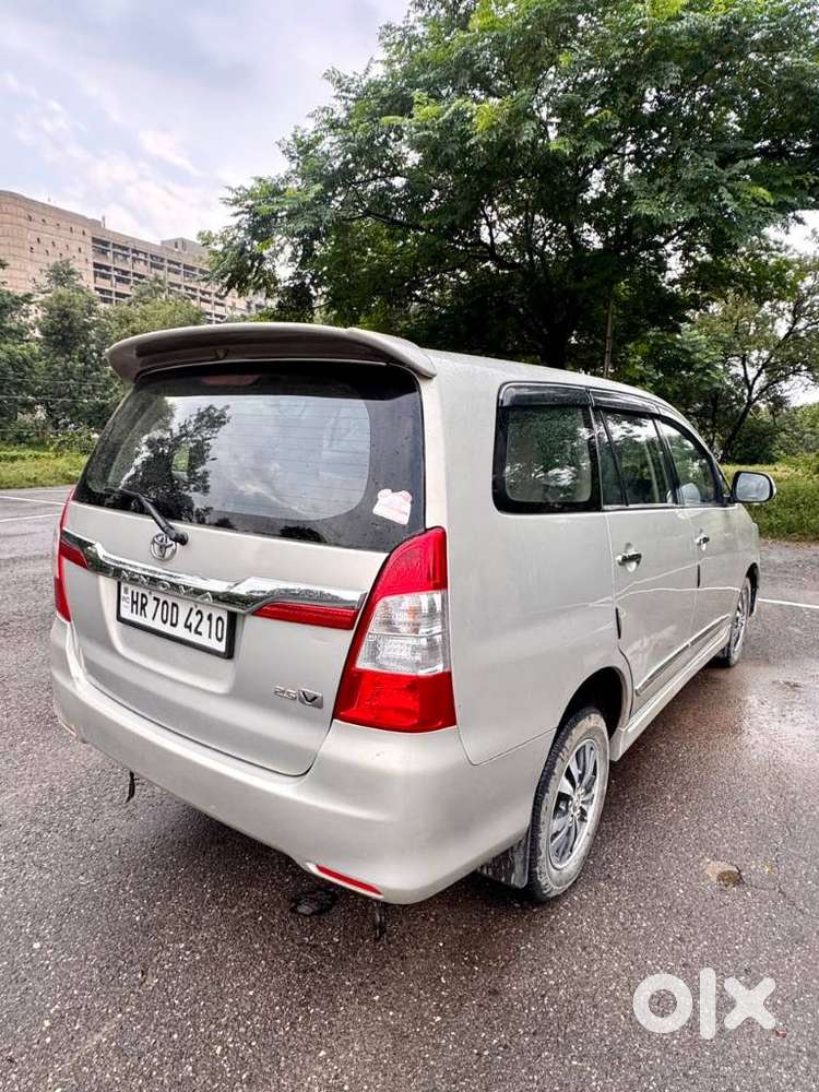 Toyota Innova 2.5 G (diesel) 8 Seater Bs Iv, 2015, Diesel