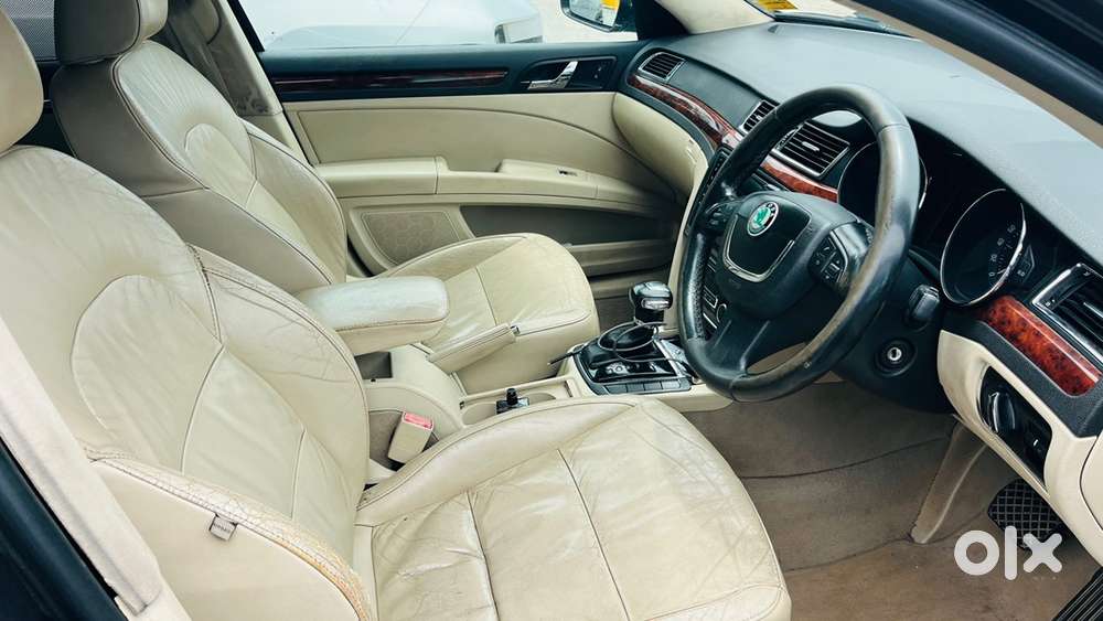Skoda Superb Petrol 2011