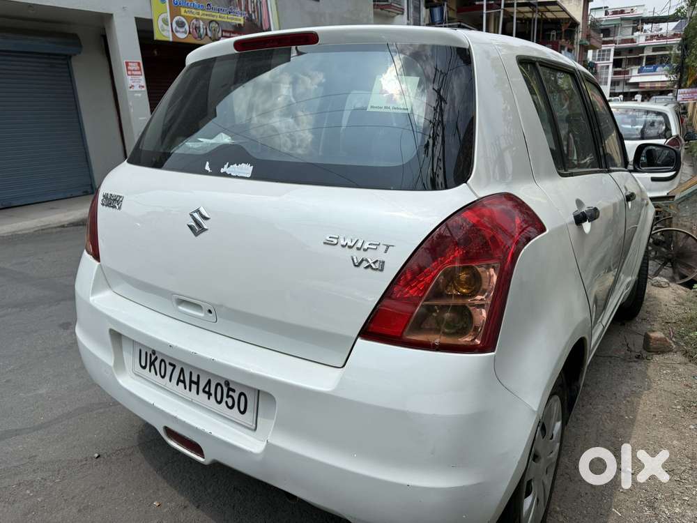 Maruti Suzuki Swift Vxi 1.2 Abs Bs-iv, 2011, Petrol