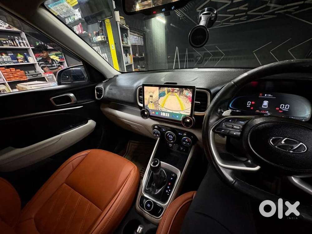 Hyundai Venue 2023 Petrol Well Maintained