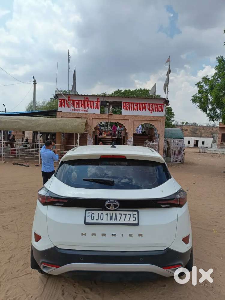 Pure White Army Person Use