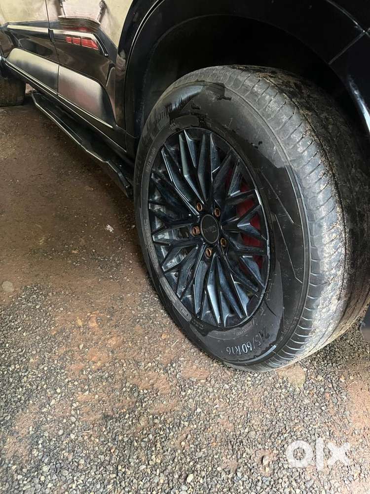 Hyundai Venue 2023 Petrol Well Maintained