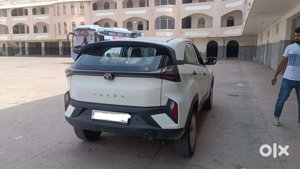 Tata Nexon 2024 Petrol Well Maintained