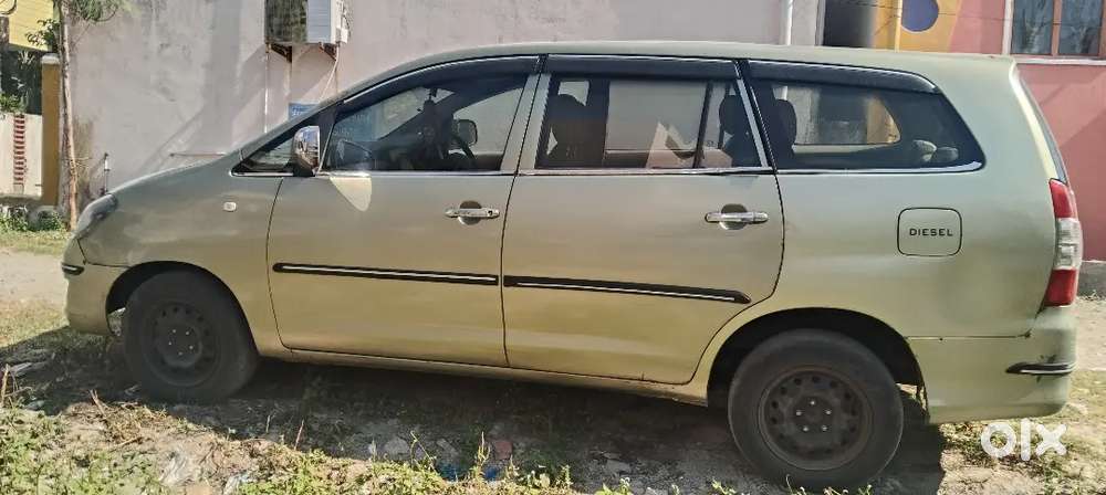 Toyota Innova Hycross 2005