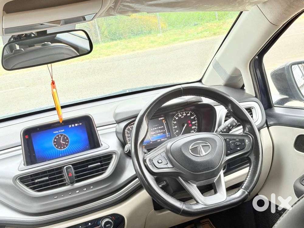 Tata Altroz 1.2 Xz Plus Petrol, 2025, Petrol
