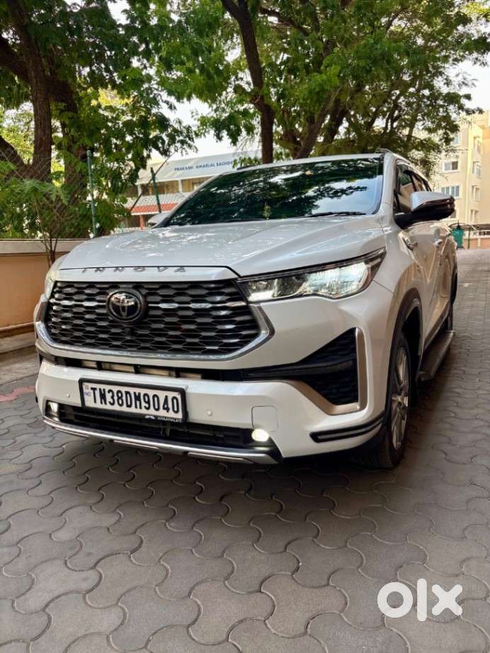 Toyota Innova Hycross 2.0 Zx Hybrid 7 Str, 2025, Petrol