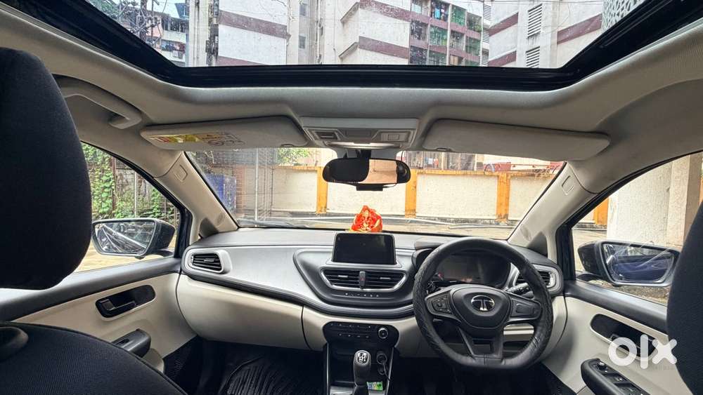 Tata Altroz Cng Sunroof 2024 Car