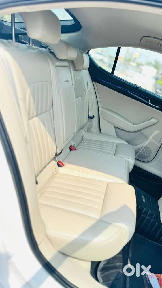 Skoda Superb L&k 2.0 Tdi At, 2018, Diesel