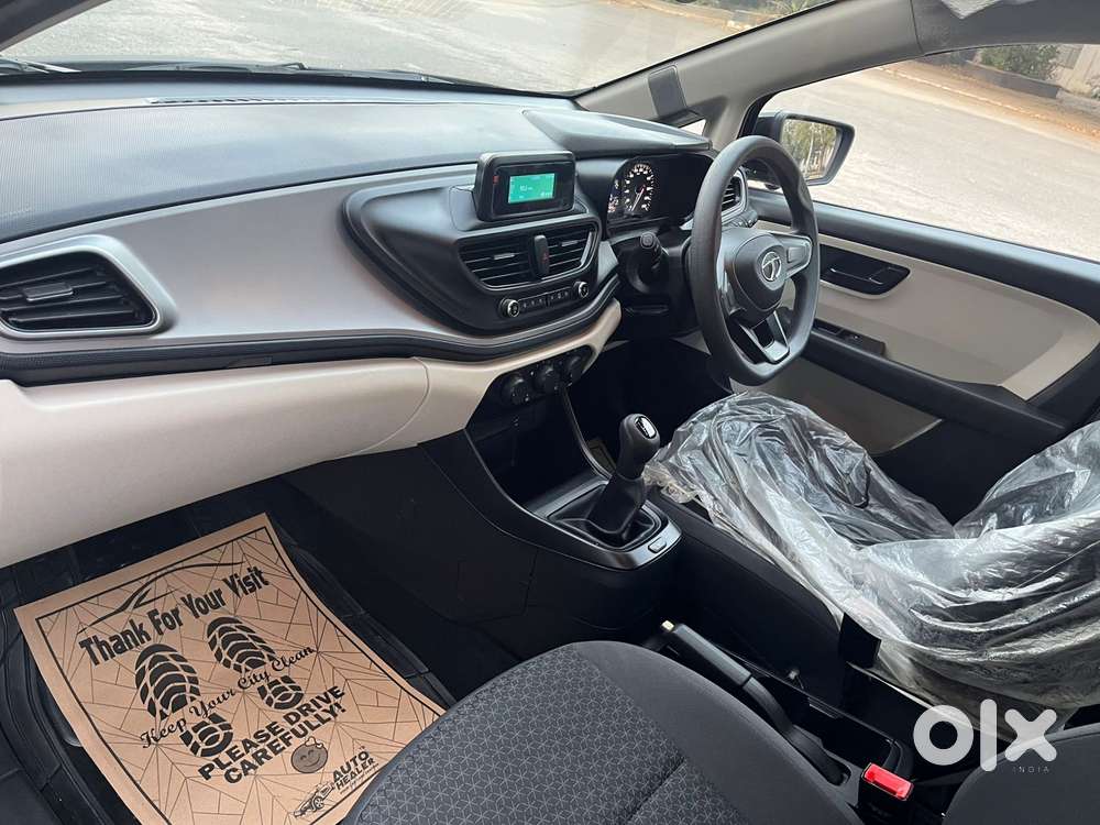 Tata Altroz 1.2 Xe, 2021, Petrol