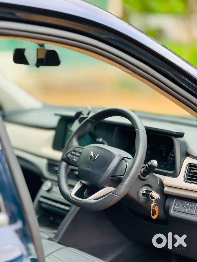 Mahindra Xuv 700 Less Used 3 Yrs