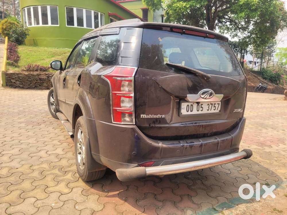 A Well Maintain Mahindra Xuv500 7seater Suv With 2196cc Diesel Engine.
