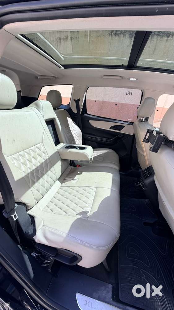 Xuv700 Petrol Mt In Excellent Condition