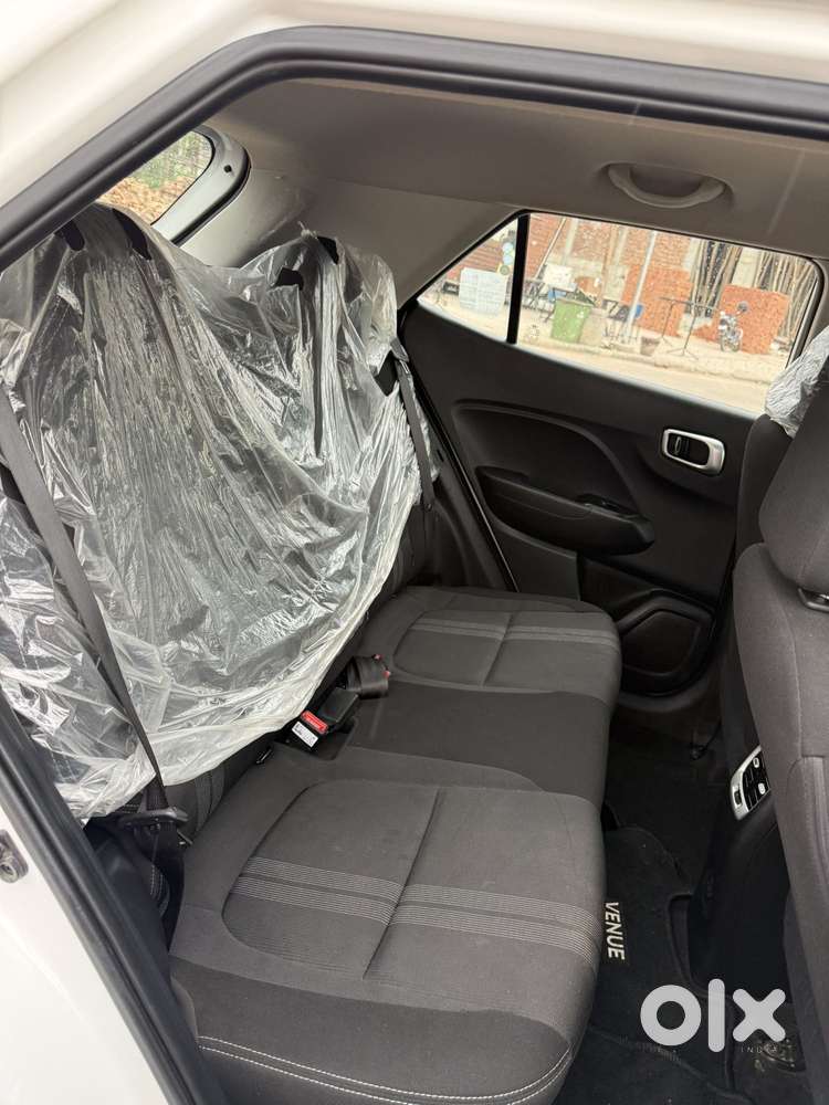 Hyundai Venue S Turbo, 2021, Petrol