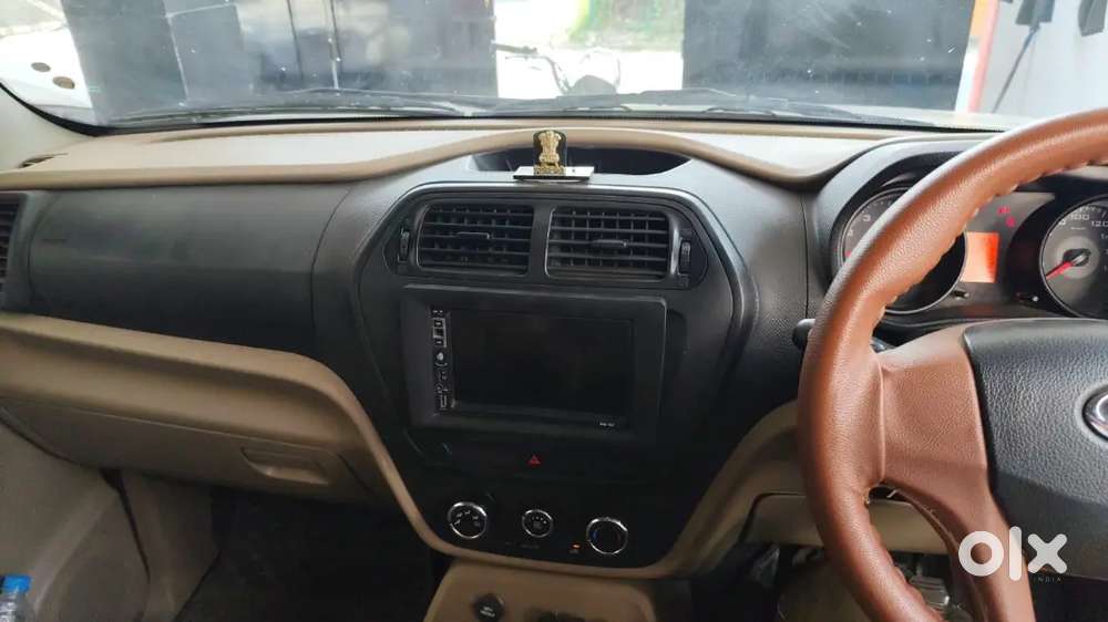 Mahindra Tuv 300 2018
