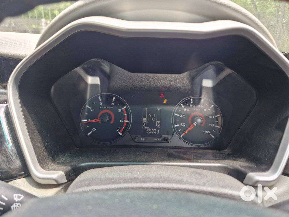 Mahindra Kuv 100 K8 5str, 2016, Petrol