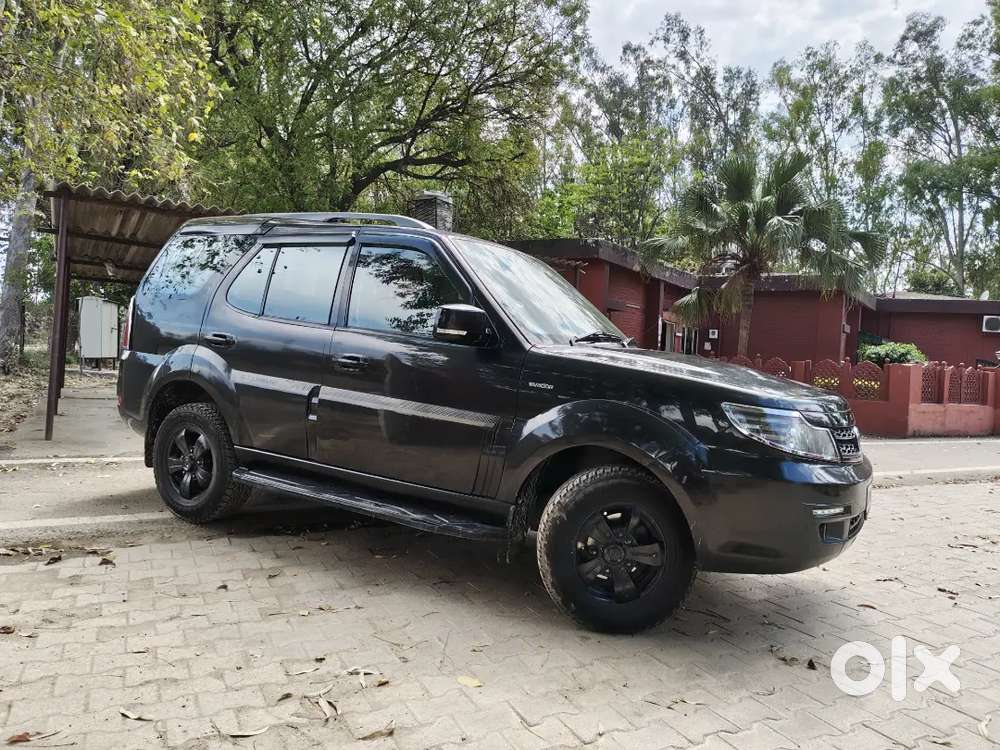 Tata Safari Storme 2015