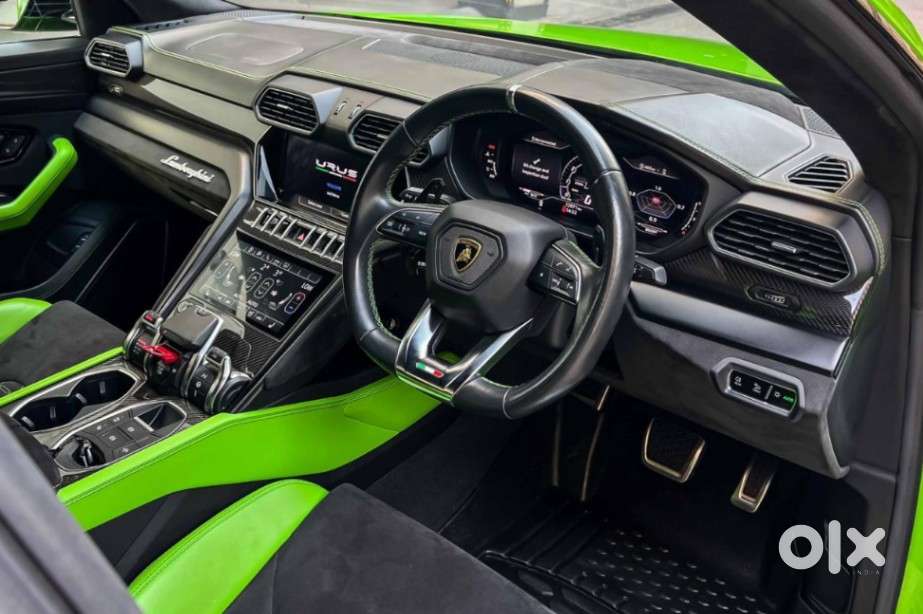 Lamborghini Urus, 2022, Petrol
