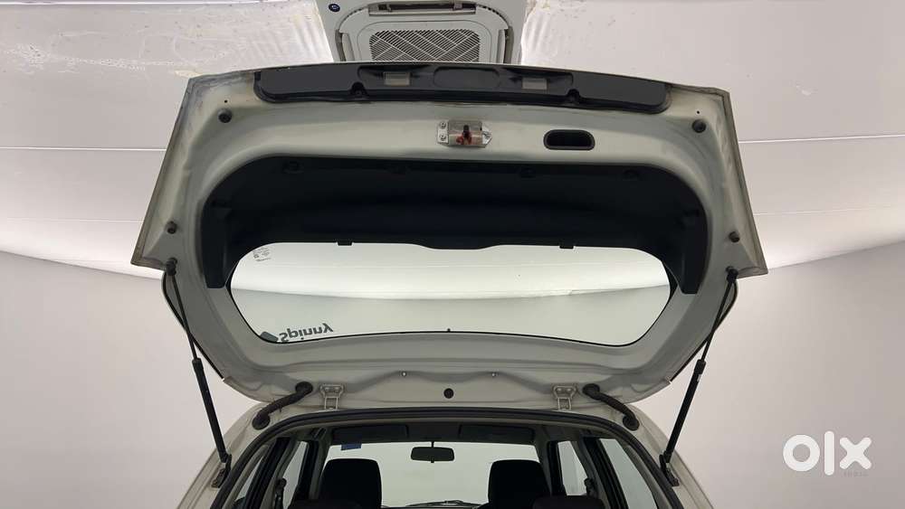 Maruti Suzuki Swift Vxi Optional, 2017, Petrol