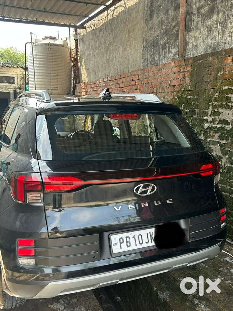 Hyundai Venue 2024 Petrol Good Condition