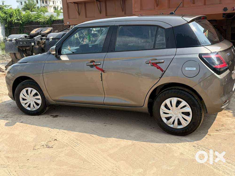 Maruti Suzuki Swift 2025 Vxi Petrol Manual