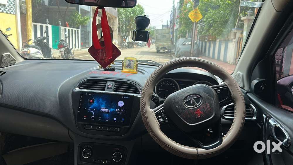 Tata Tigor Petrol 2017 Year