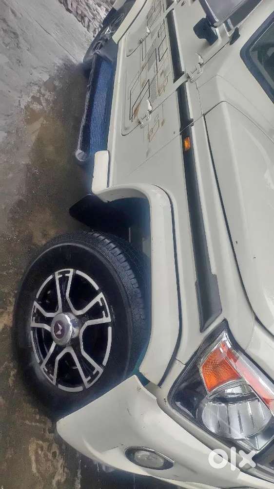 Gadi Bhut Acchi Hai Single Hand Chali Hui Hai