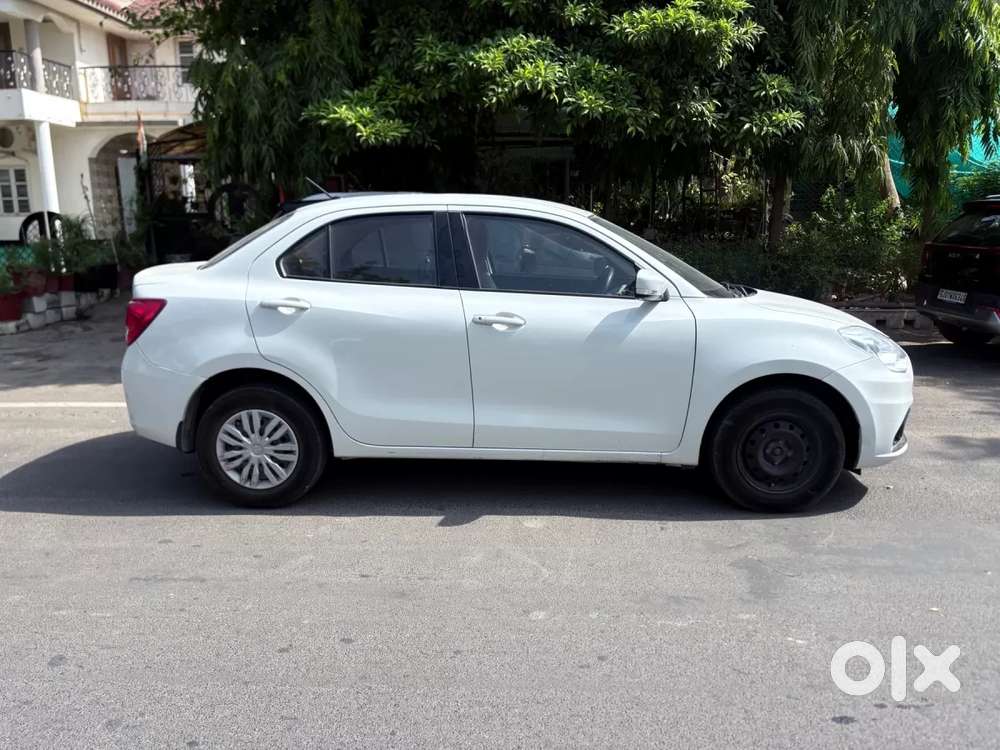 Maruti Suzuki Swift Dzire Vxi, 2022, Petrol