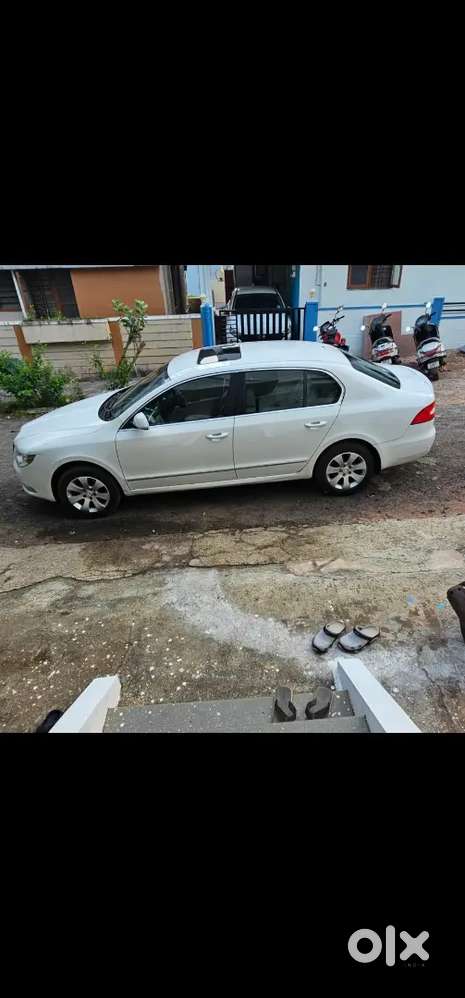 Skoda Superb 2012 Petrol Automatic Variant