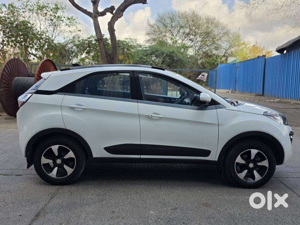 Tata Nexon 1.2 Revotron Xza Plus, 2018, Cng & Hybrids