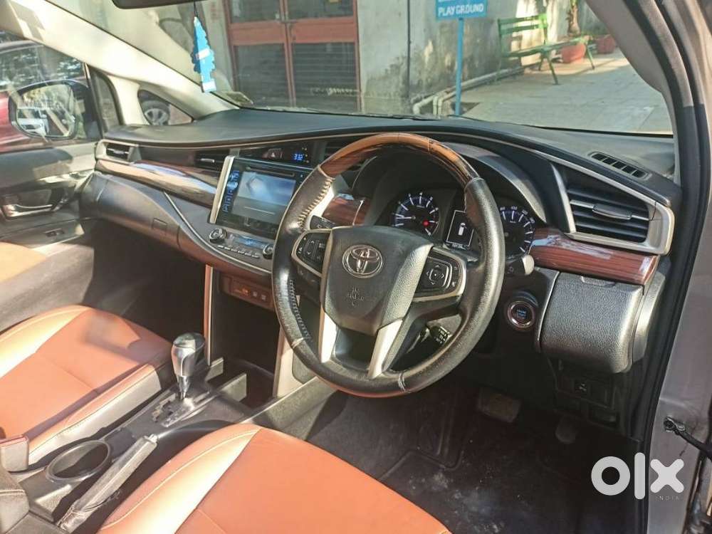 Toyota Innova Crysta 2.7 Zx At, 2016, Petrol
