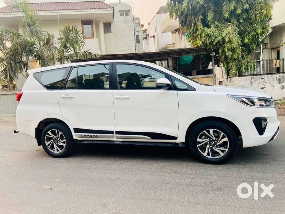 Toyota Innova Crysta 2.4 G Plus Mt 8 Str, 2022, Diesel