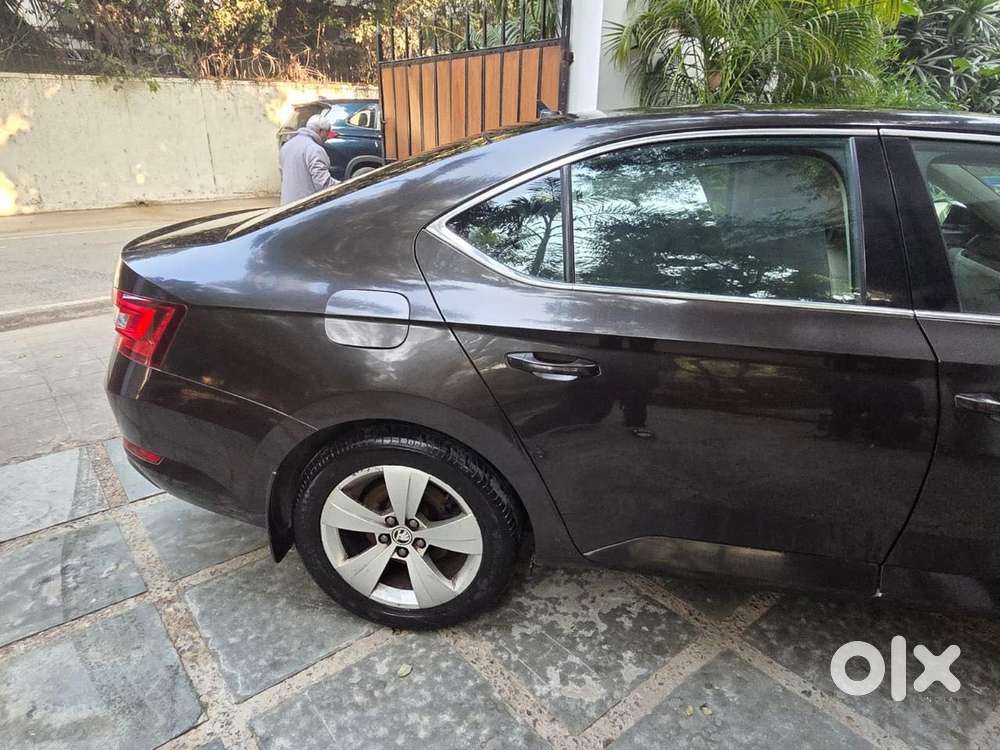 Skoda Superb Style 1.8 Tsi At, 2018, Petrol