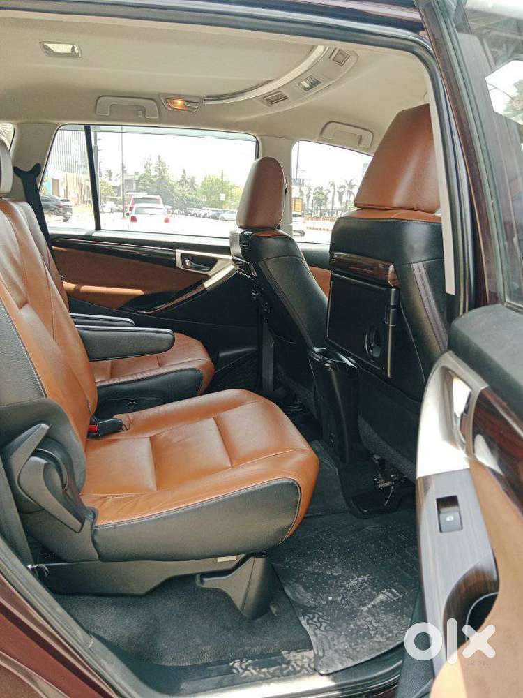 Toyota Innova Crysta 2.8z Automatic, 2018, Diesel