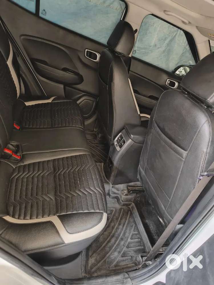 Hyundai Venue 2021 Diesel Well Maintained