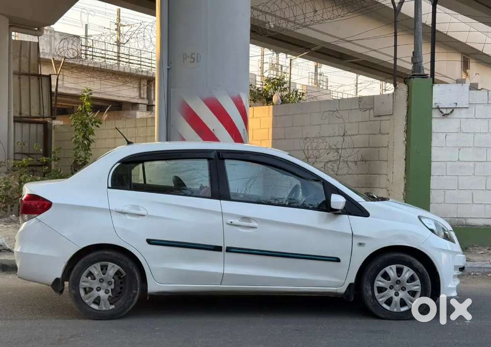 Honda Amaze 2013 Petrol Well Maintained